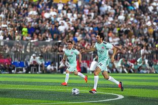 Lyon thắng liên tiếp 3 trận để thoát khỏi khu vực xuống hạng, Lacazette ghi 4 bàn trong 3 trận.